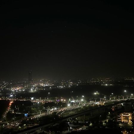 Countryside Luxury Suites - Supernova Noida New Delhi Ngoại thất bức ảnh