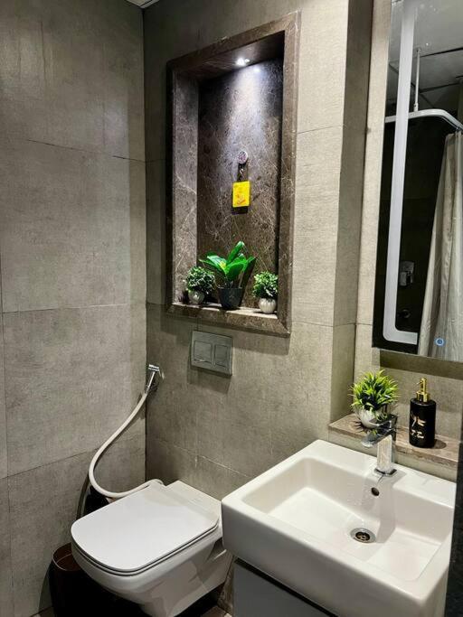Countryside Luxury Suites - Supernova Noida New Delhi Ngoại thất bức ảnh