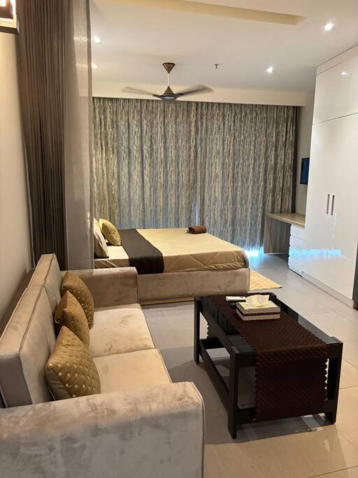 Countryside Luxury Suites - Supernova Noida New Delhi Ngoại thất bức ảnh