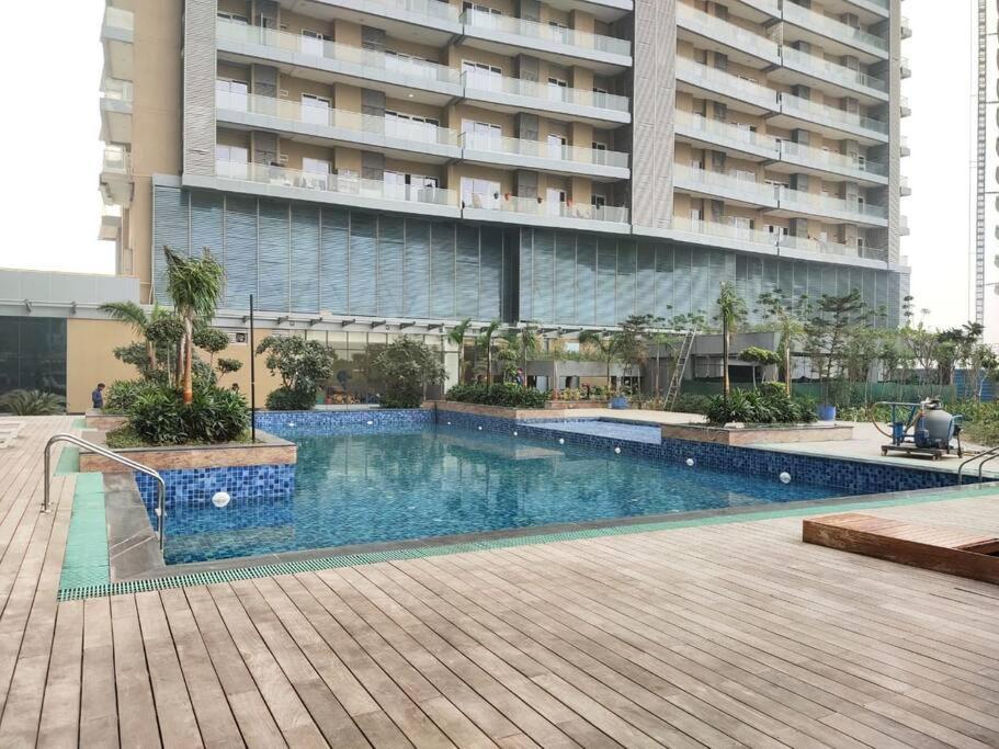 Countryside Luxury Suites - Supernova Noida New Delhi Ngoại thất bức ảnh
