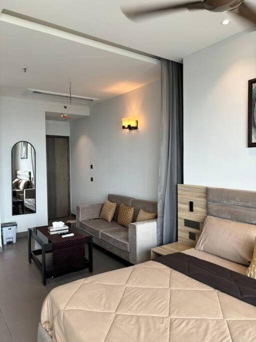 Countryside Luxury Suites - Supernova Noida New Delhi Ngoại thất bức ảnh