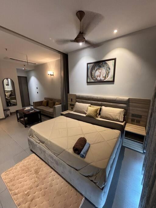 Countryside Luxury Suites - Supernova Noida New Delhi Ngoại thất bức ảnh